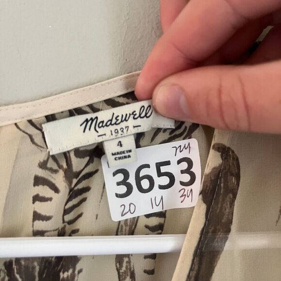 Madewell Womens Ivory Safari Silk Dress 4 Midi Sleeveless V-Neck Elephant Zebra - Picture 8 of 9